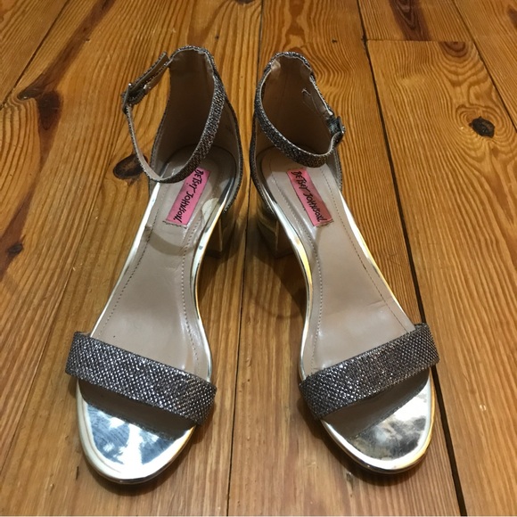Betsey Johnson Silver Metallic Open Toe Block Heels, EUC, 7 - Picture 2 of 12